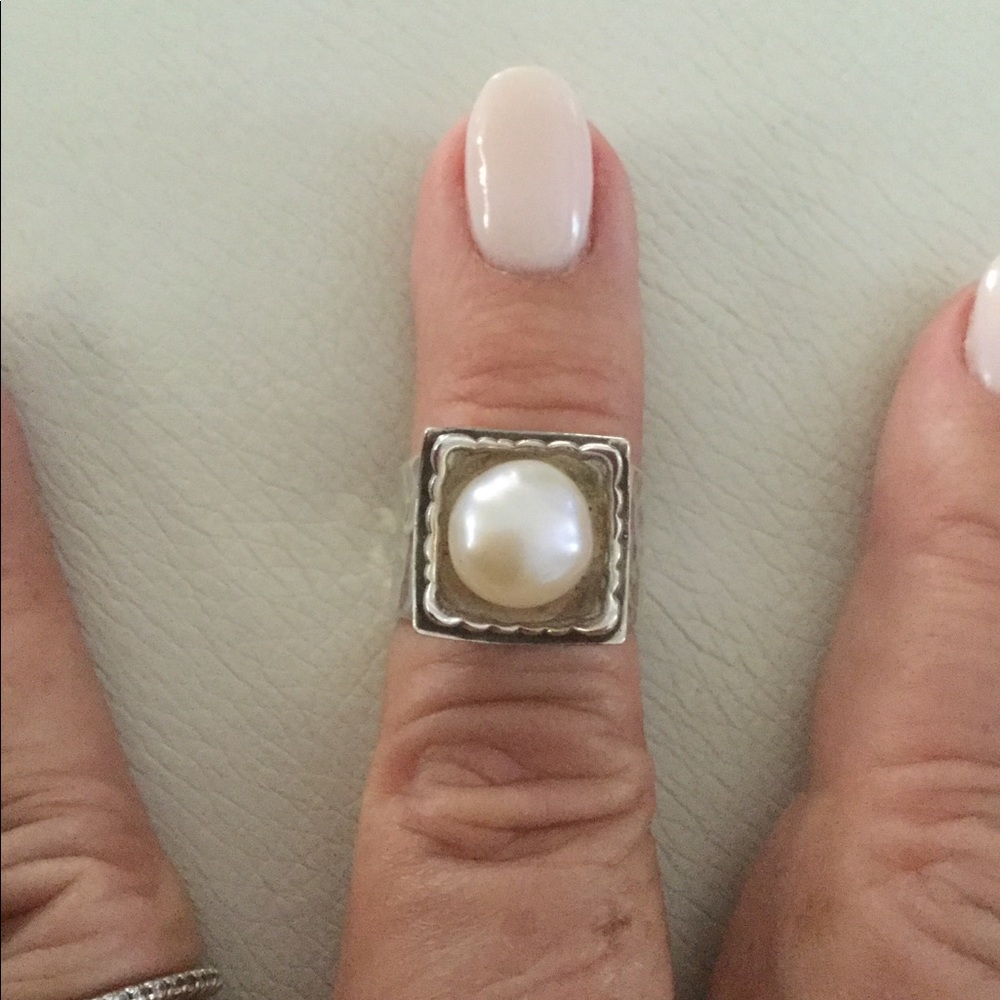 Silpada Retired Silver Hammered Pearl Ring